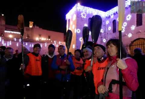 Bari, traversata di notte in canoa: il tributo a San Nicola dei ''Cavalieri del mare'' 